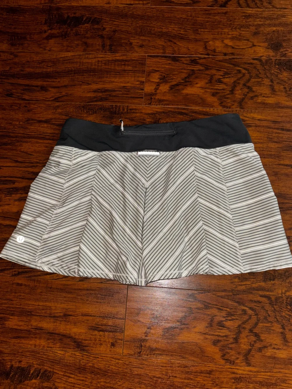 Lululemon Fast Cat Skirt Built-in Shorts Grey White Stripe Pleated Tennis Skort